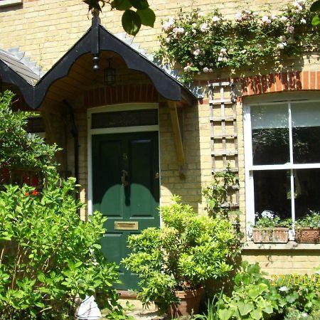 Bed and Breakfast Old Station Gardens, Sw London Teddington Exteriér fotografie